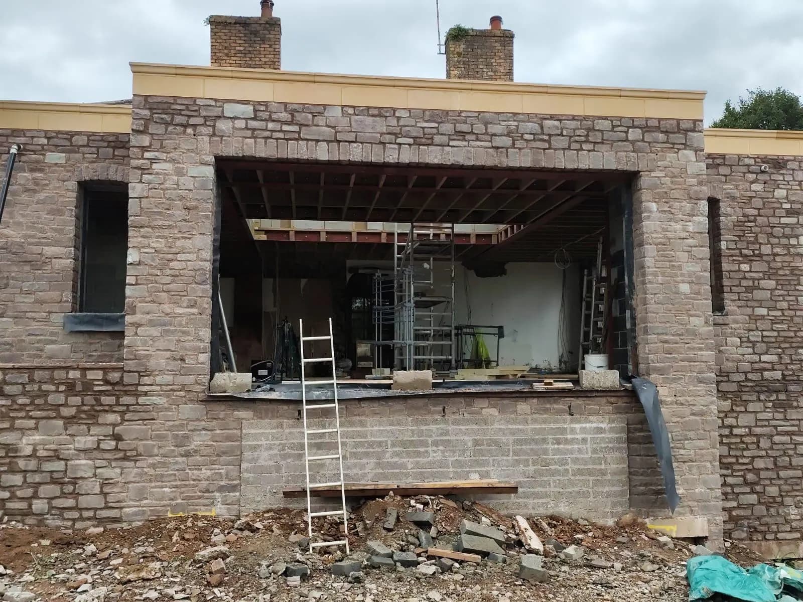 The extension with its wide opening onto the garden, Usk